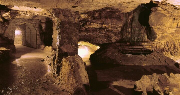 Bojnická hradná jaskyňa