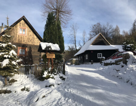 osada janosikovci janosikov rodny dom v zime