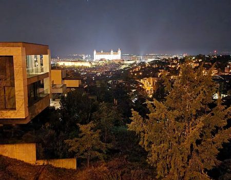 cesta SNP noc 25 nočný výhľad na Bratislavu