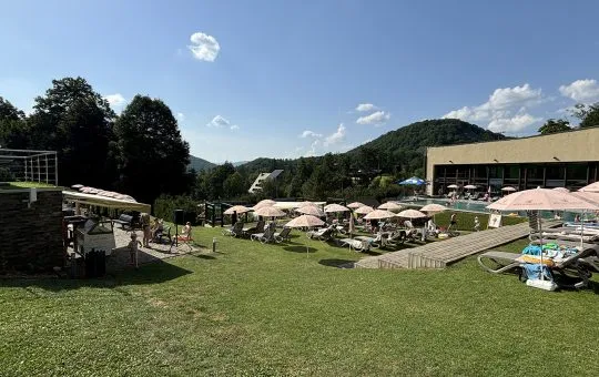 vonkajsie bazeny v lete hotel sitno dovolenka s detmi
