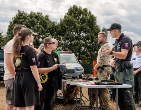 polícia na farmárskom dni v uhrovci